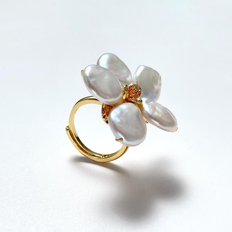 Baroque Pearl Blossom Ring – Elegant Gold Flower Statement Ring